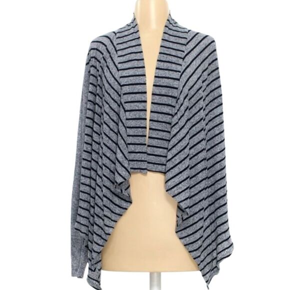 Great🎉 condition DEE ELLE gray striped open front cardigan, size S - Picture 3 of 4